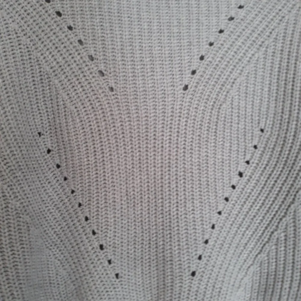 ECO by Design Women's Gray Soft Cable Knit Crop Sweater Size M - Picture 6 of 10